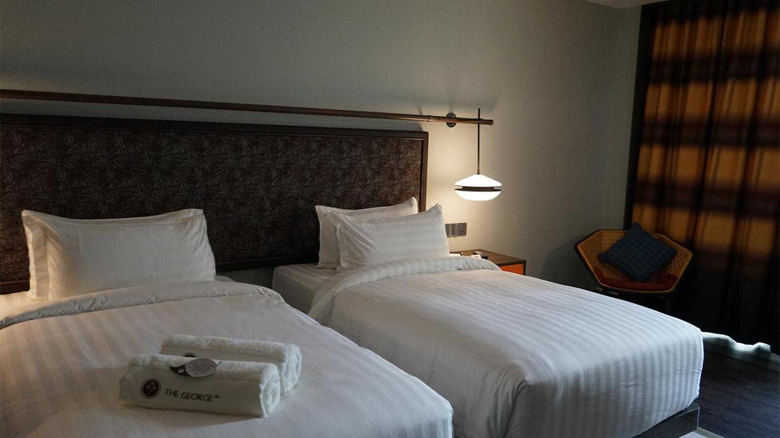 The George Penang By The Crest Collection Hotell George Town Exteriör bild Deluxe Room
