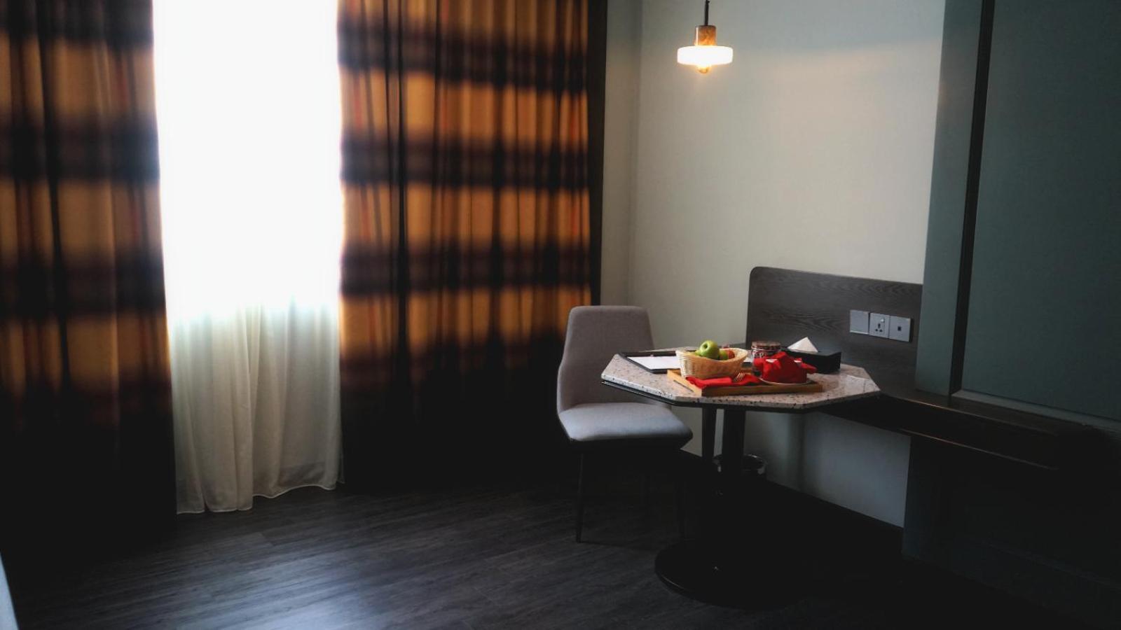 The George Penang By The Crest Collection Hotell George Town Exteriör bild A room at the hotel