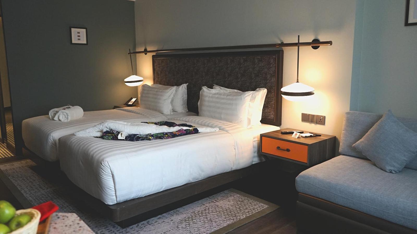 The George Penang By The Crest Collection Hotell George Town Exteriör bild A room at the hotel