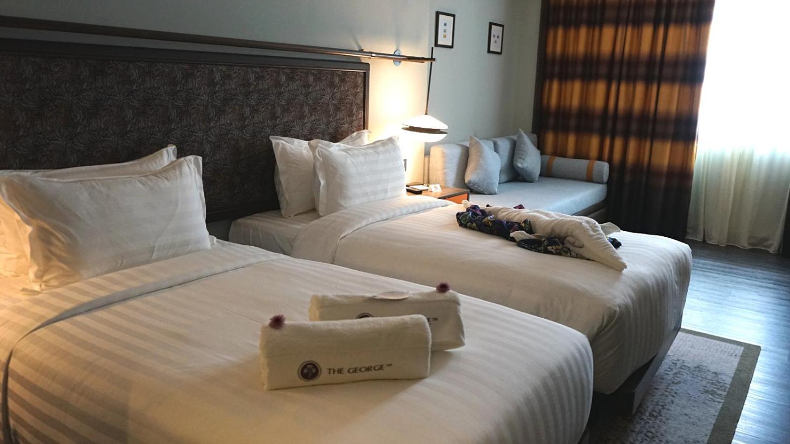 The George Penang By The Crest Collection Hotell George Town Exteriör bild Deluxe Room